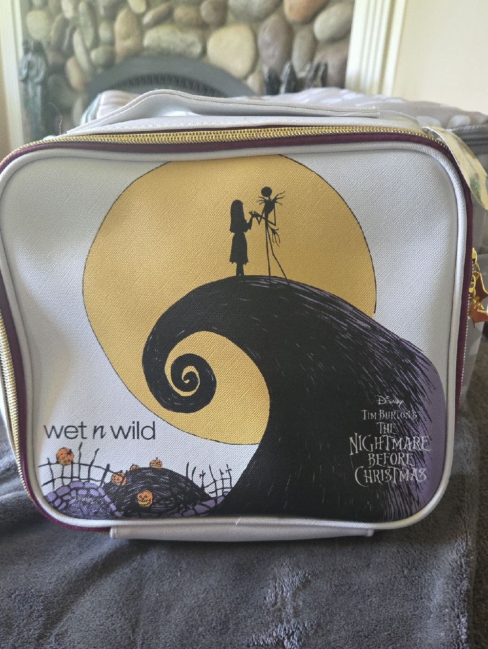 wet n wild The Nightmare Before Christmas Cosmetic Pouch - Gold & Black
